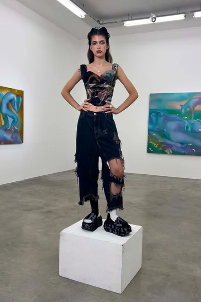 Look 10